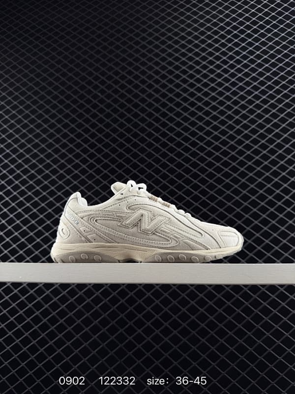 New Balance 990 Lifestyle Sneakers – Beige