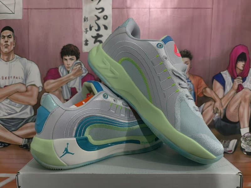 Air Jordan Basketball Shoes – Gray/Green