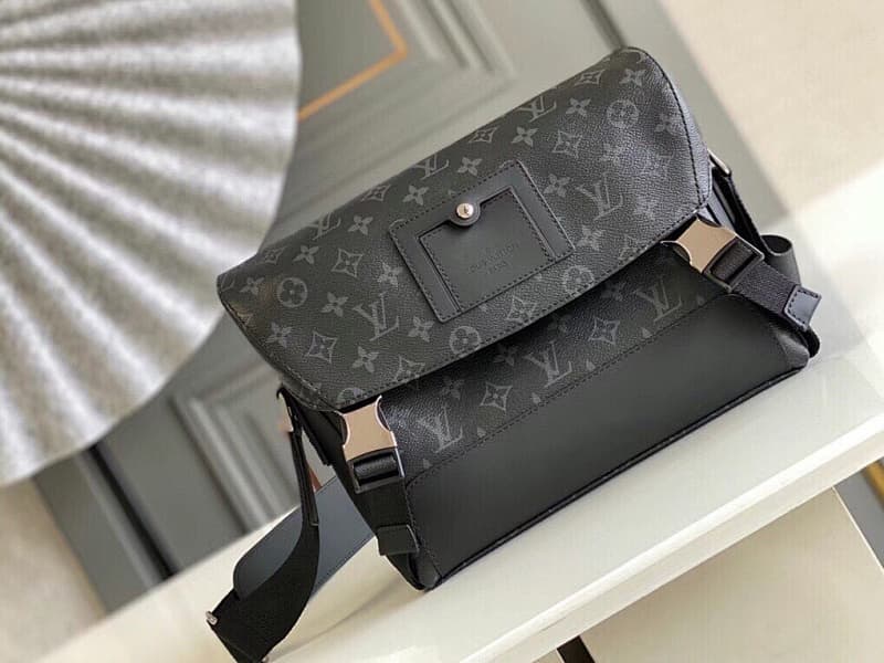 Louis Vuitton Messenger Bag – Black/Gray