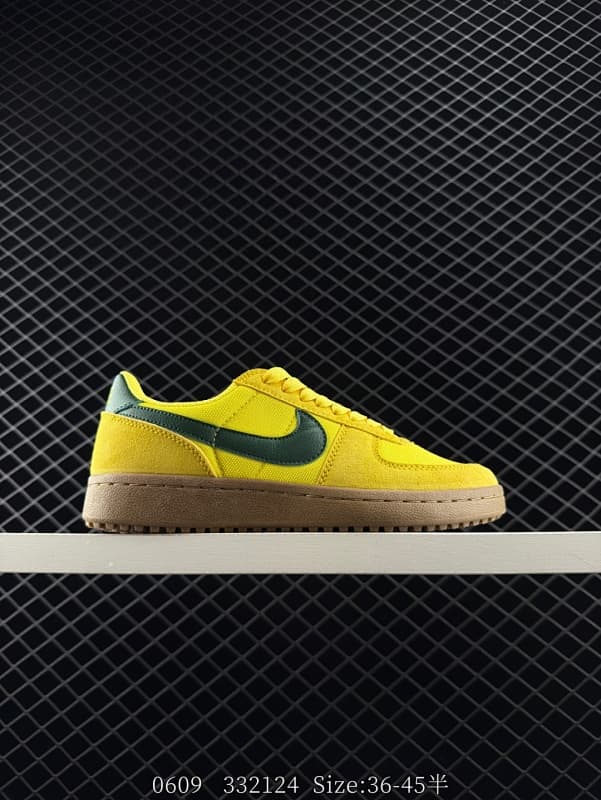 Nike Lifestyle Sneakers – Yellow/Green