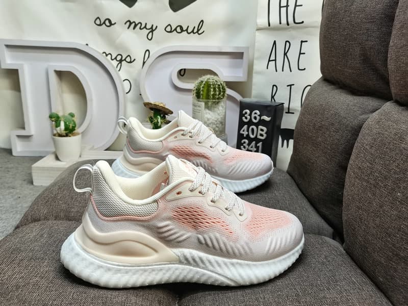 Generic Sneakers – Beige/Pink