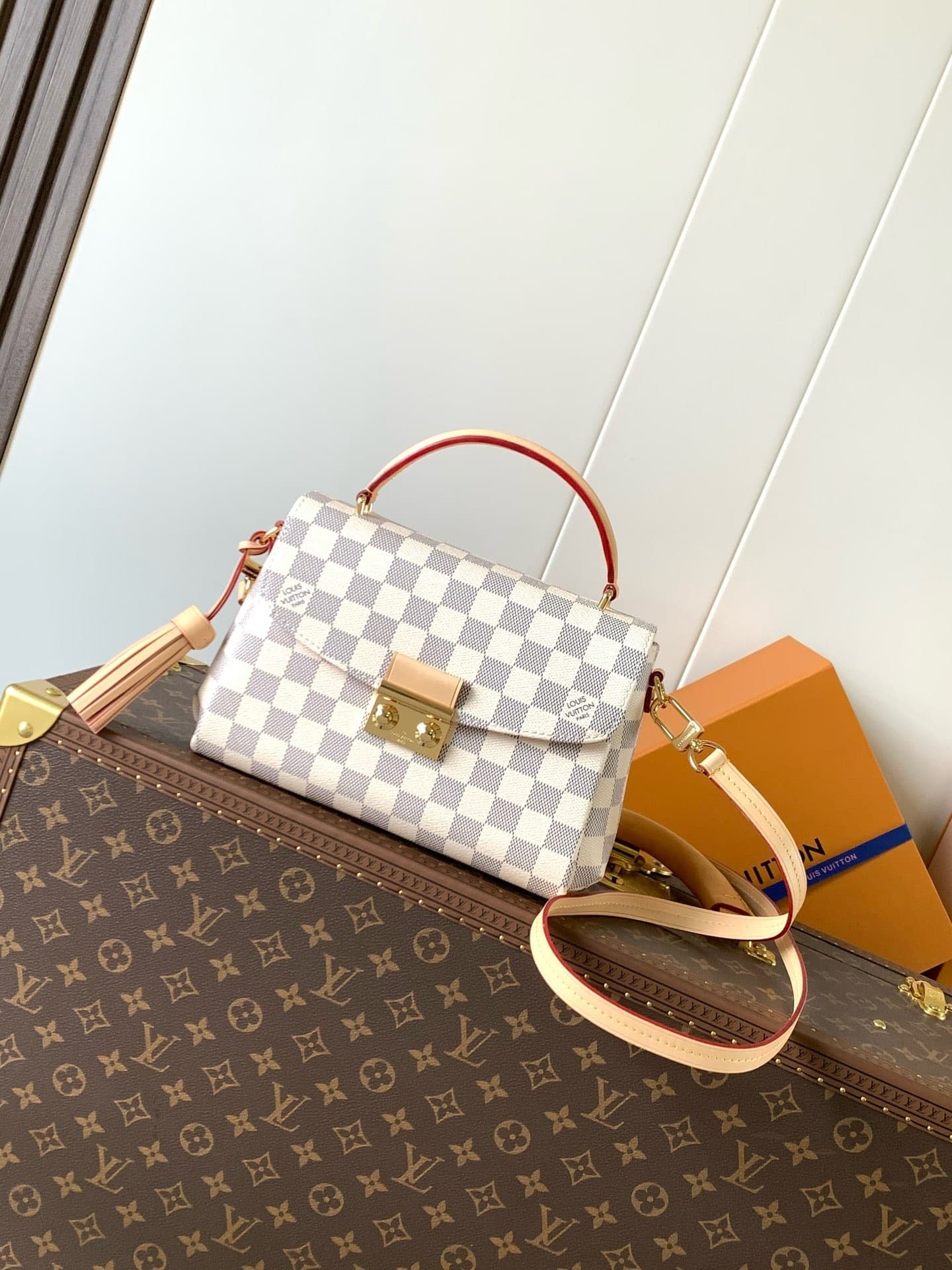 Louis Vuitton Tote Bag – White/Beige