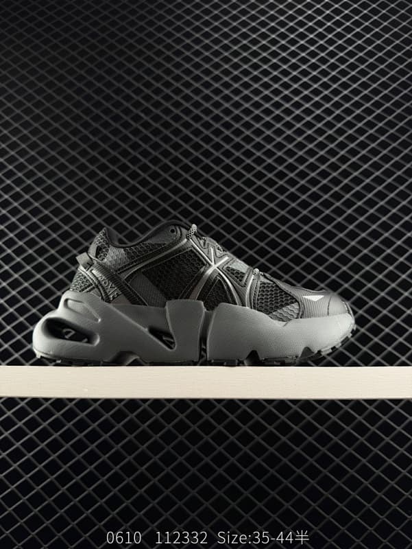 Generic Chunky Sneakers – Gray/Black