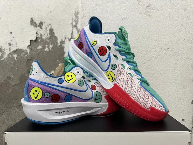 Nike Sneakers – White/Multicolor