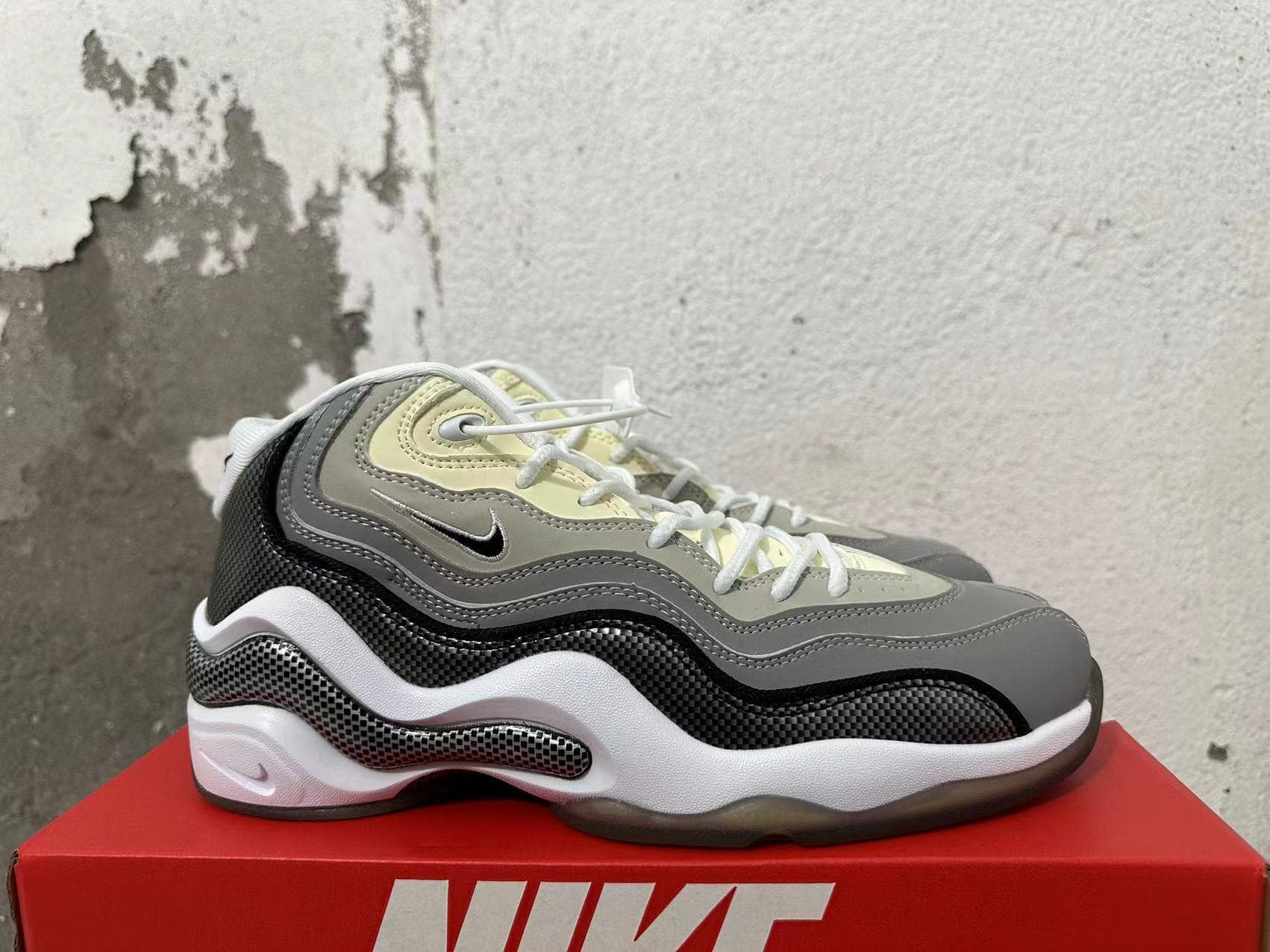 Nike Chunky Sneakers – Gray/Black