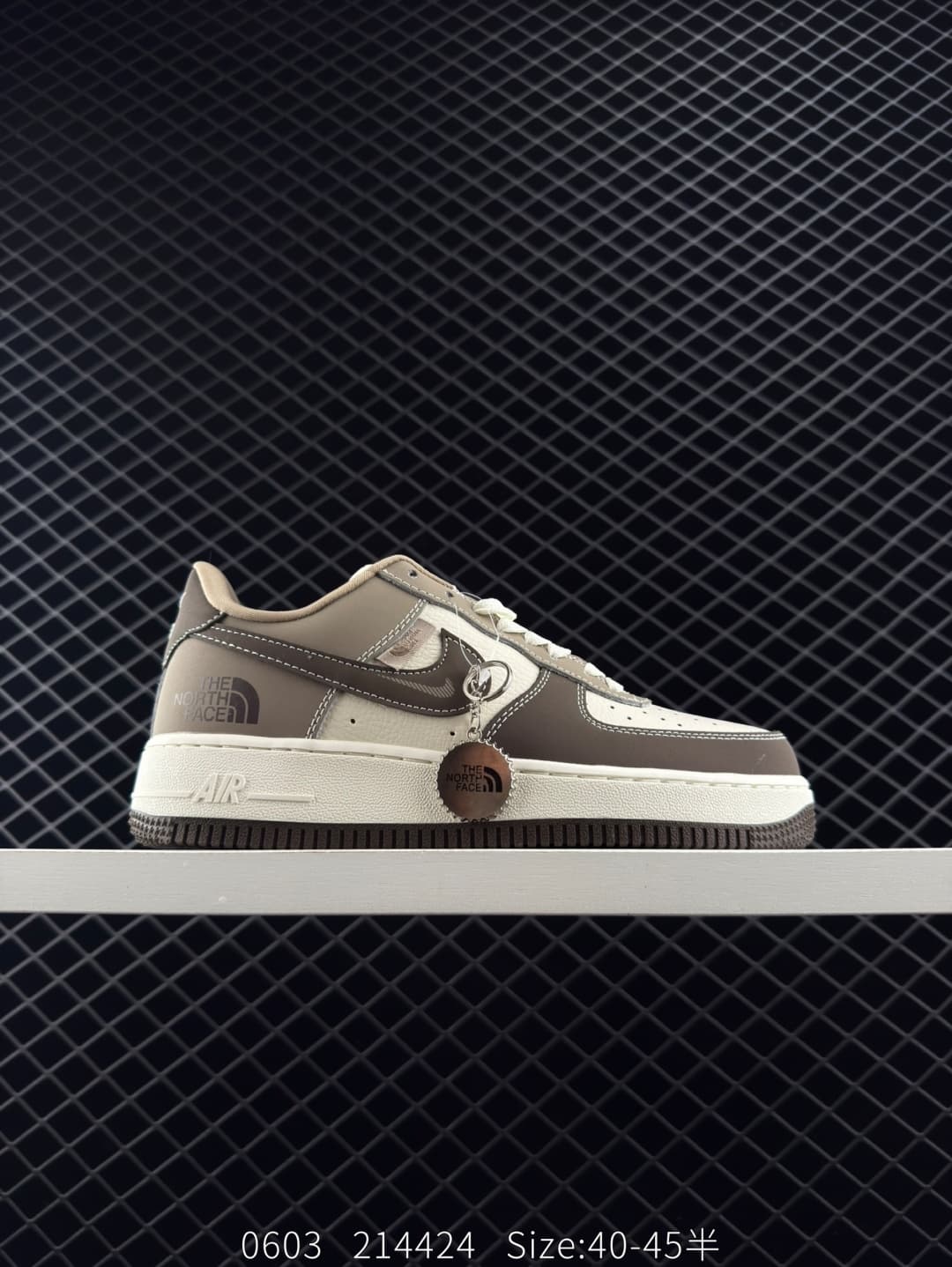 The North Face Sneakers – Beige/Brown