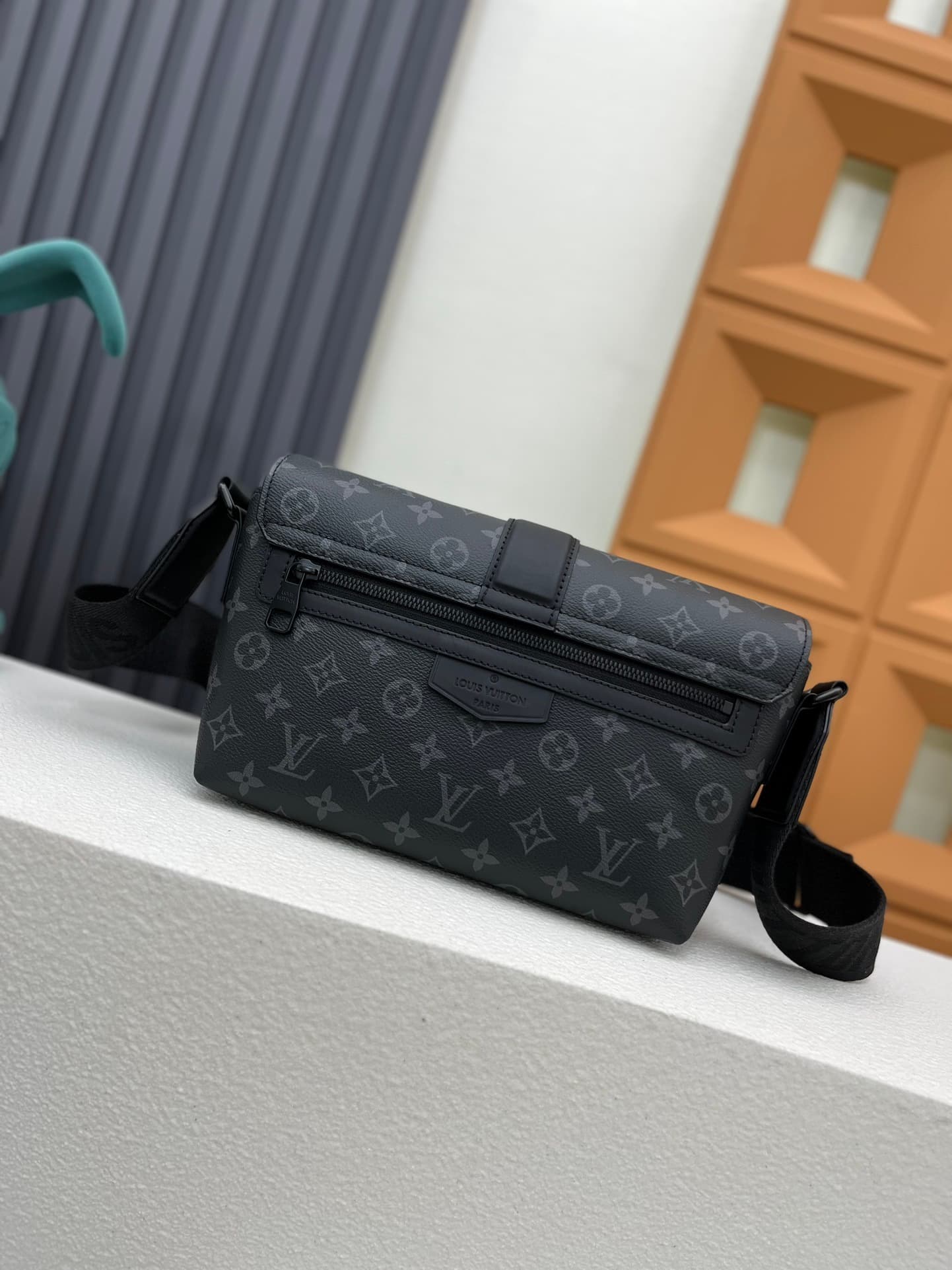 Louis Vuitton Crossbody Bags – Black/Gray