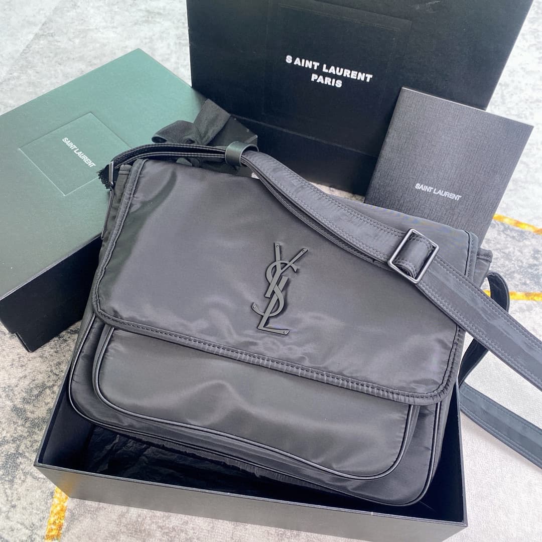 Saint Laurent Messenger Bag – Black