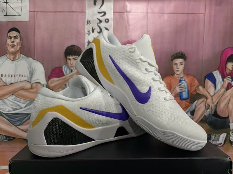 Nike Basketball Shoes – White/Purple
