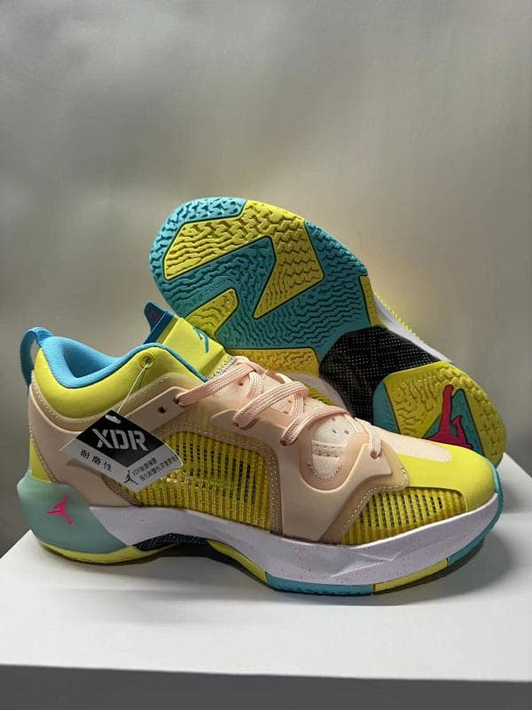 Air Jordan Basketball Shoes – Yellow/Beige