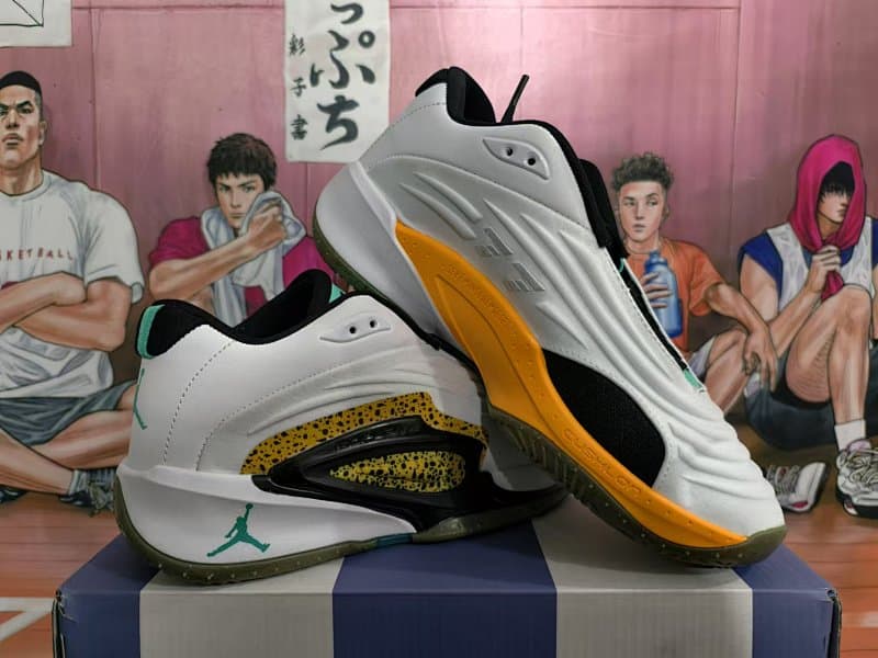 Air Jordan Basketball Shoes – White/Yellow