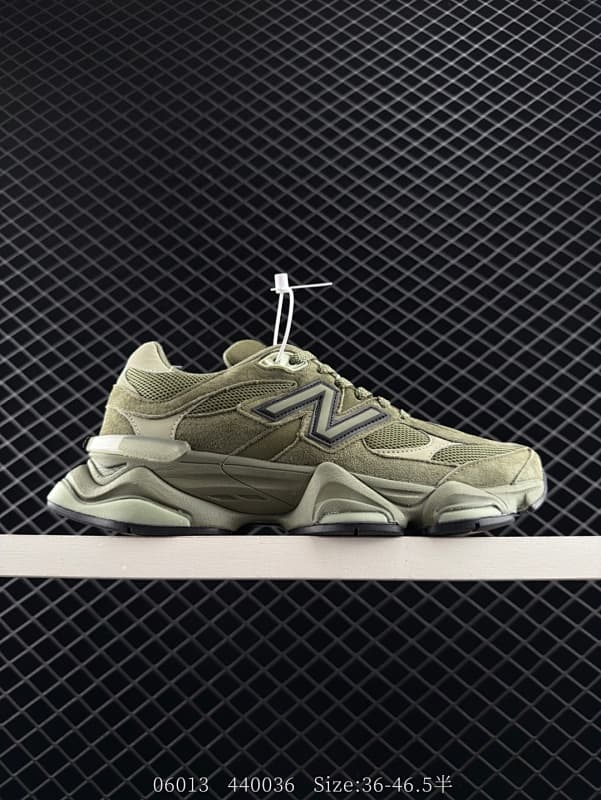 New Balance Chunky Sneakers – Army Green/Black