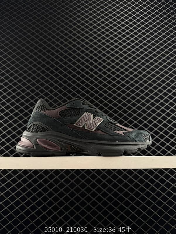 New Balance Chunky Sneakers – Black/Purple