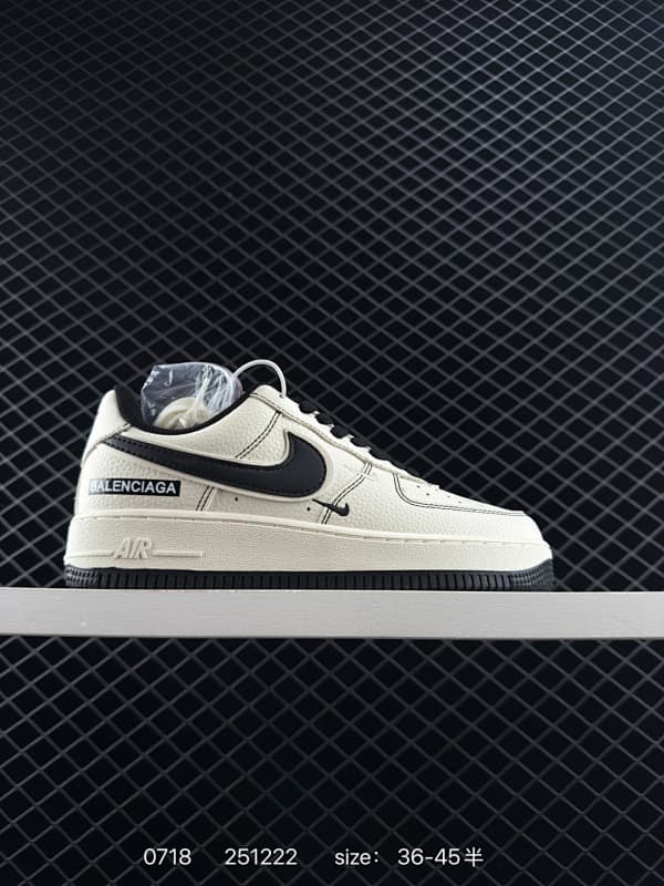 Balenciaga Sneakers – Beige/Black