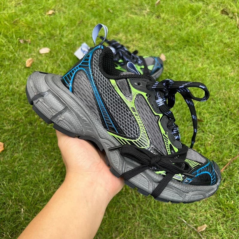 Generic Sneakers – Gray/Green