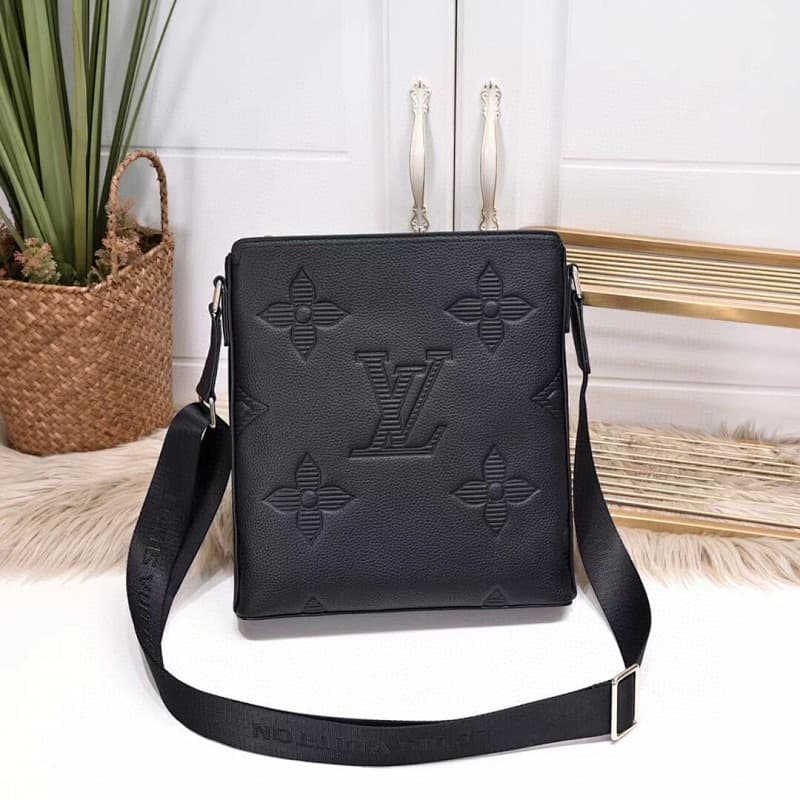 Louis Vuitton Messenger Bag – Black