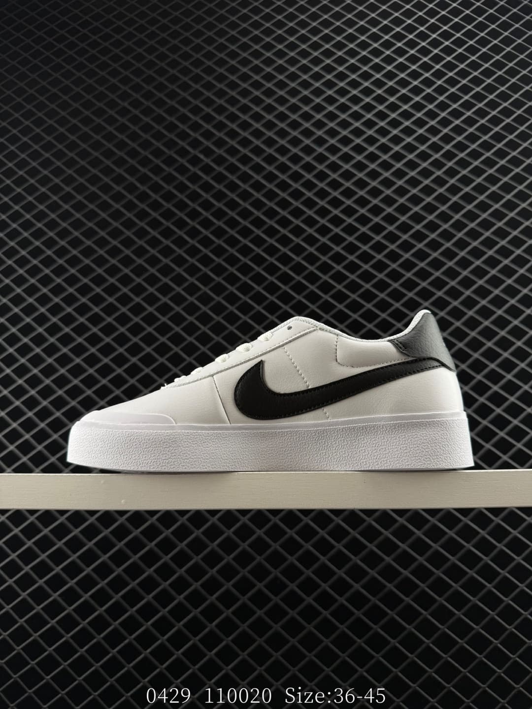Nike Lifestyle Sneakers – White/Black