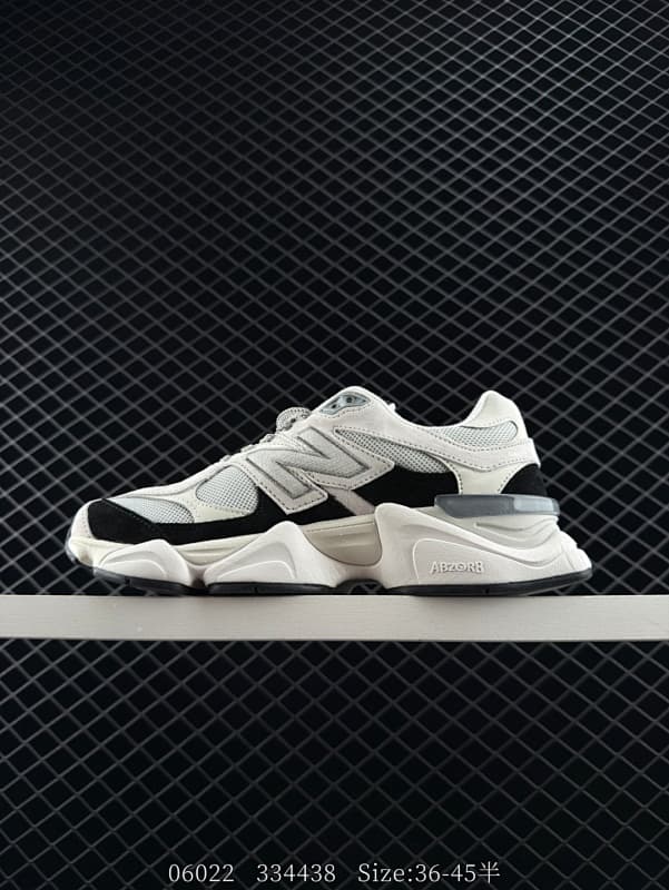 New Balance 9060 Chunky Sneakers – White/Black