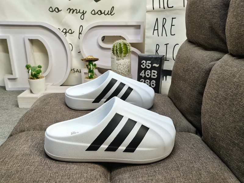 Adidas Slippers – White/Black