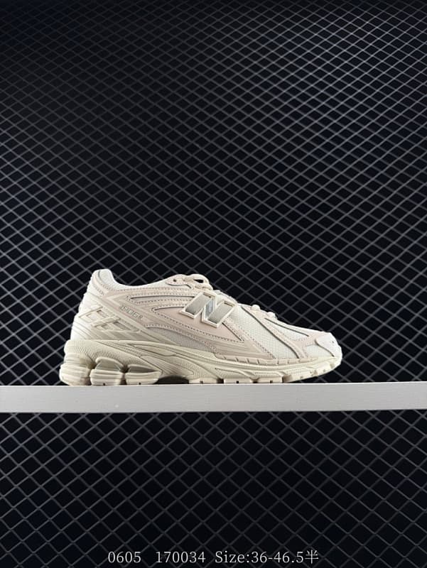 New Balance 1906 Chunky Sneakers – Beige