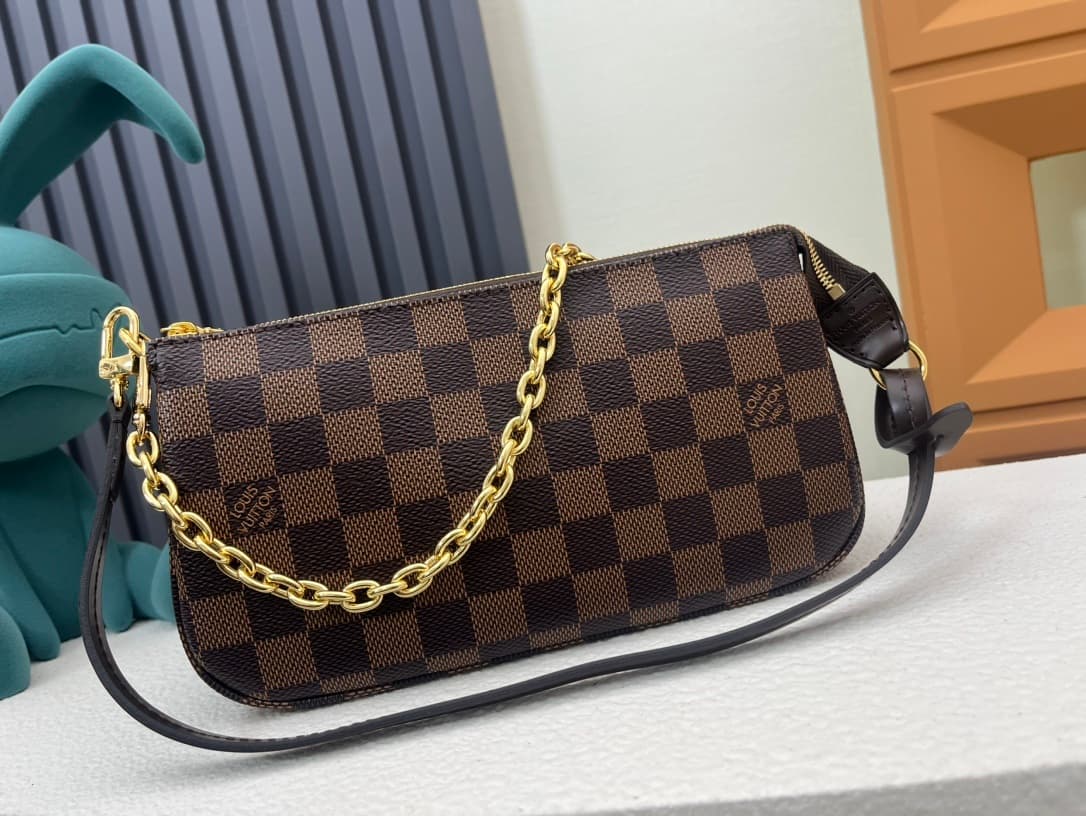Louis Vuitton Chain Bag – Brown/Gold