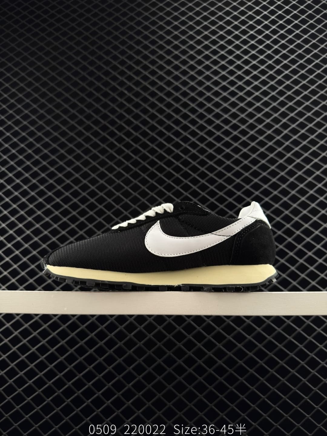 Nike Lifestyle Sneakers – Black/White