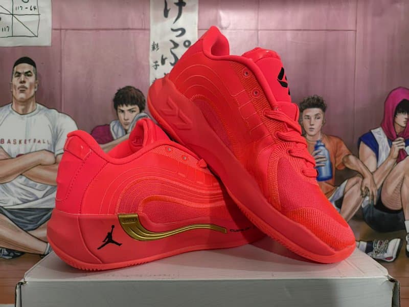 Air Jordan Basketball Shoes – Red/Gold