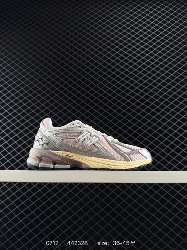 New Balance Lifestyle Sneakers – Pink/Beige