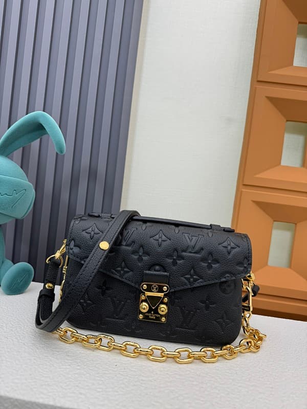 Louis Vuitton Chain Bag – Black/Gold