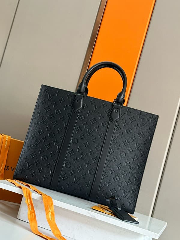 Louis Vuitton Tote Bag – Black