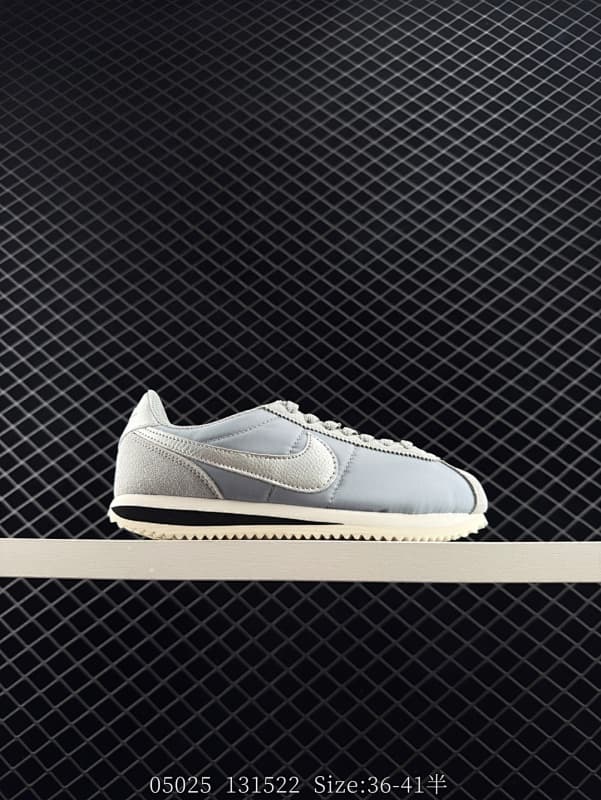 Nike Lifestyle Sneakers – Gray/Black