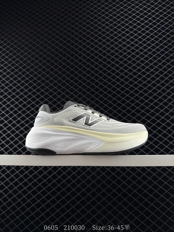 New Balance Chunky Sneakers – Gray/White