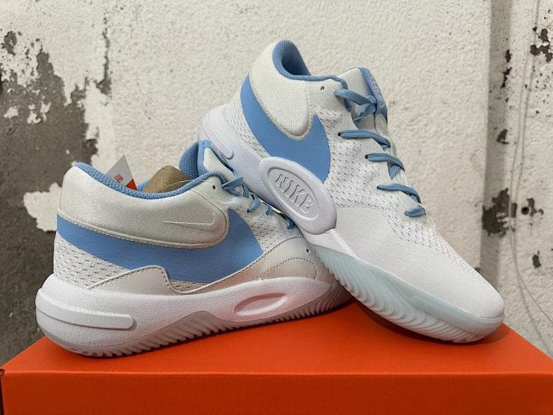 Nike Basketball Shoes – White/Blue