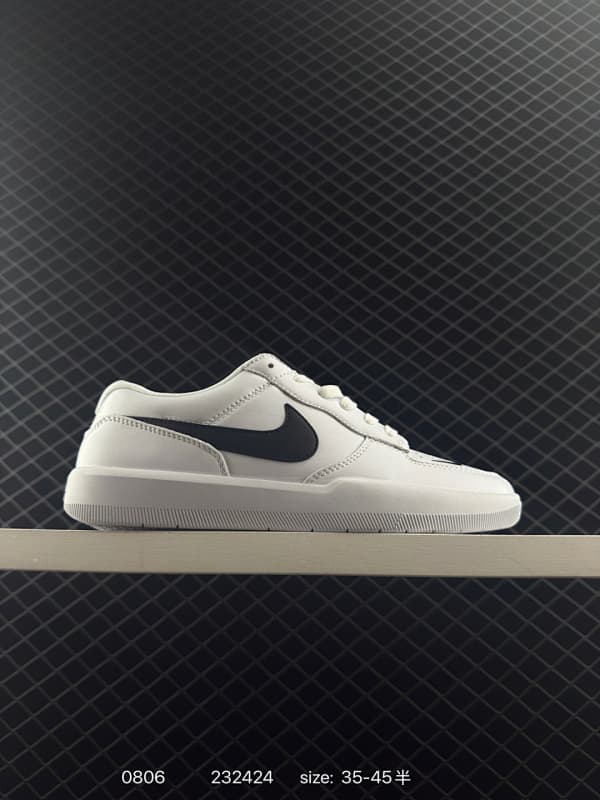 Nike Lifestyle Sneakers – White/Black