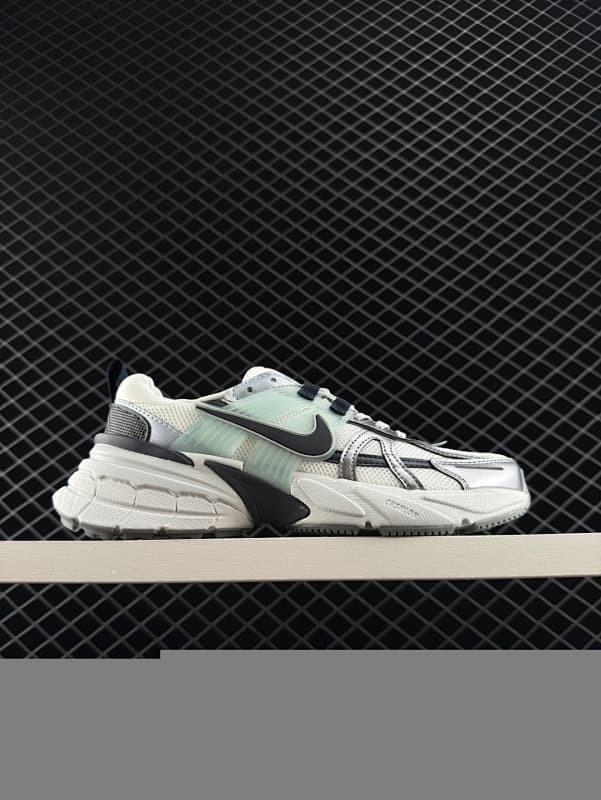 Nike Chunky Sneakers – White/Green
