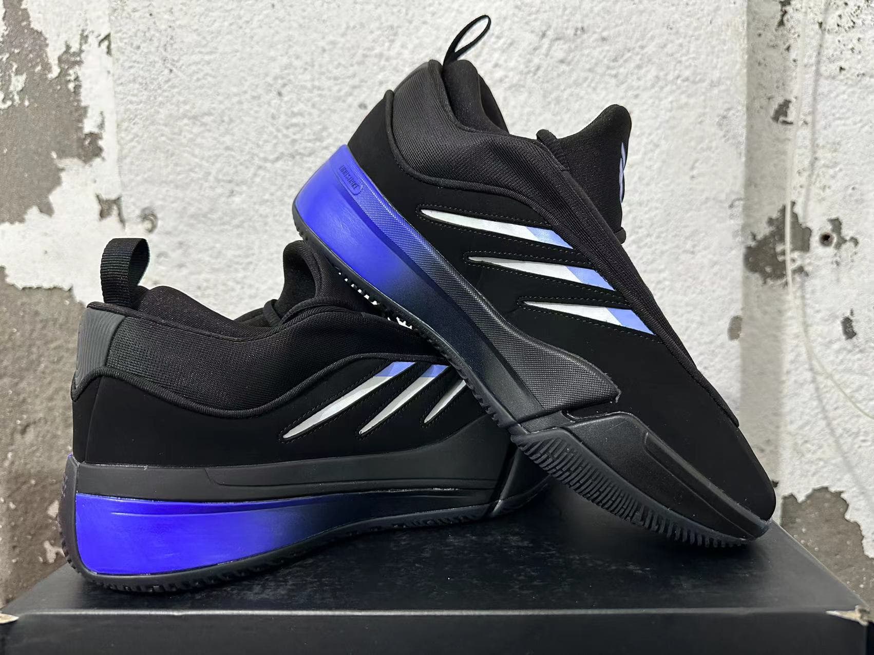 Adidas Lifestyle Sneakers – Black/Blue