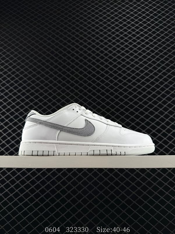 Nike Skateboard Shoes – White/Gray