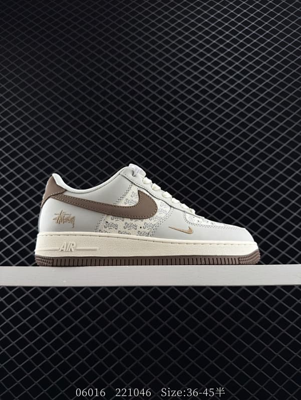 Nike Air Force 1 Lifestyle Sneakers – Beige/Brown
