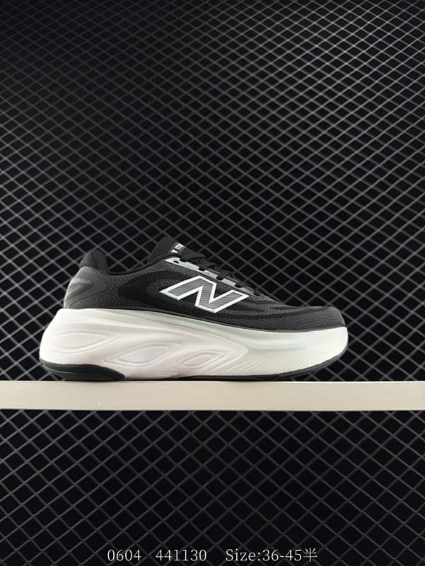 New Balance Running Shoes – Black/White