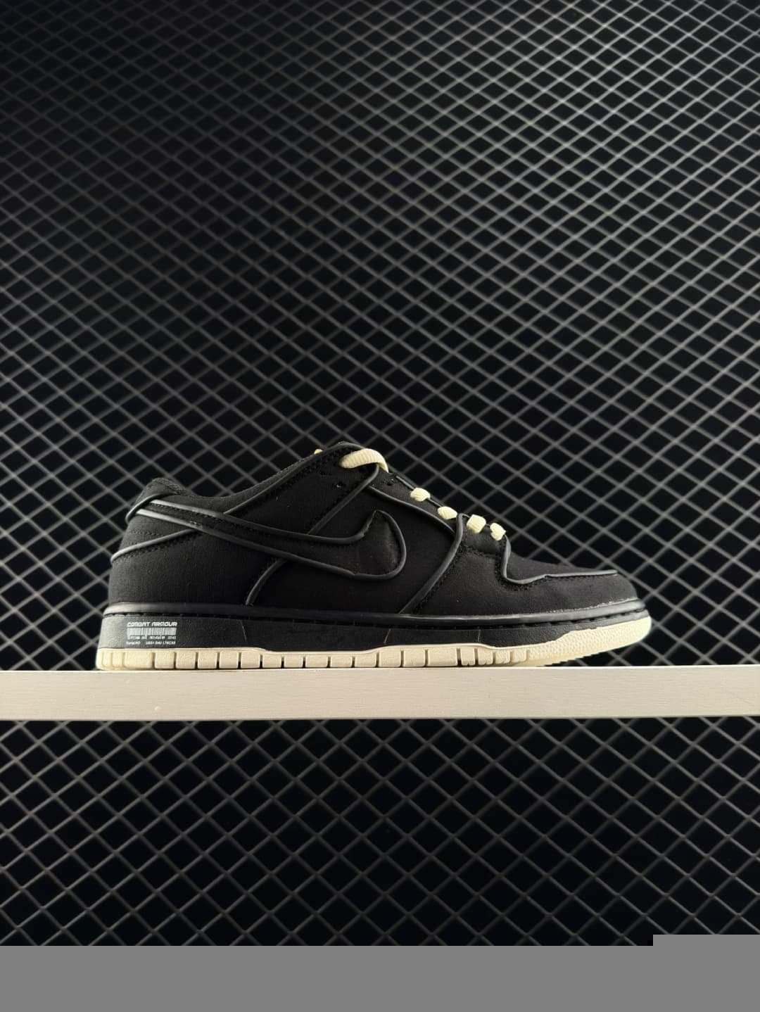 Nike Skateboard Shoes – Black/Beige