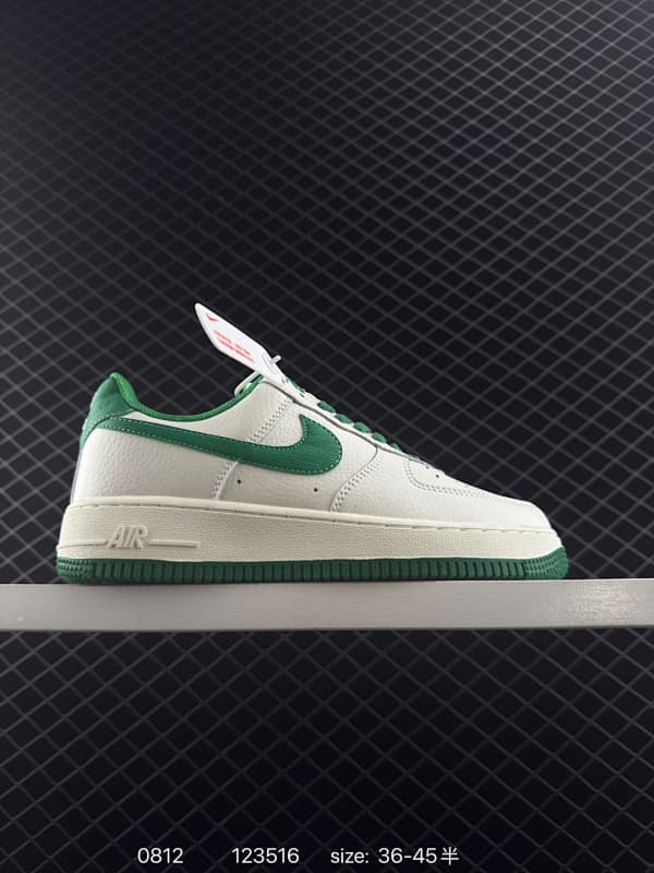 Nike Lifestyle Sneakers – White/Green