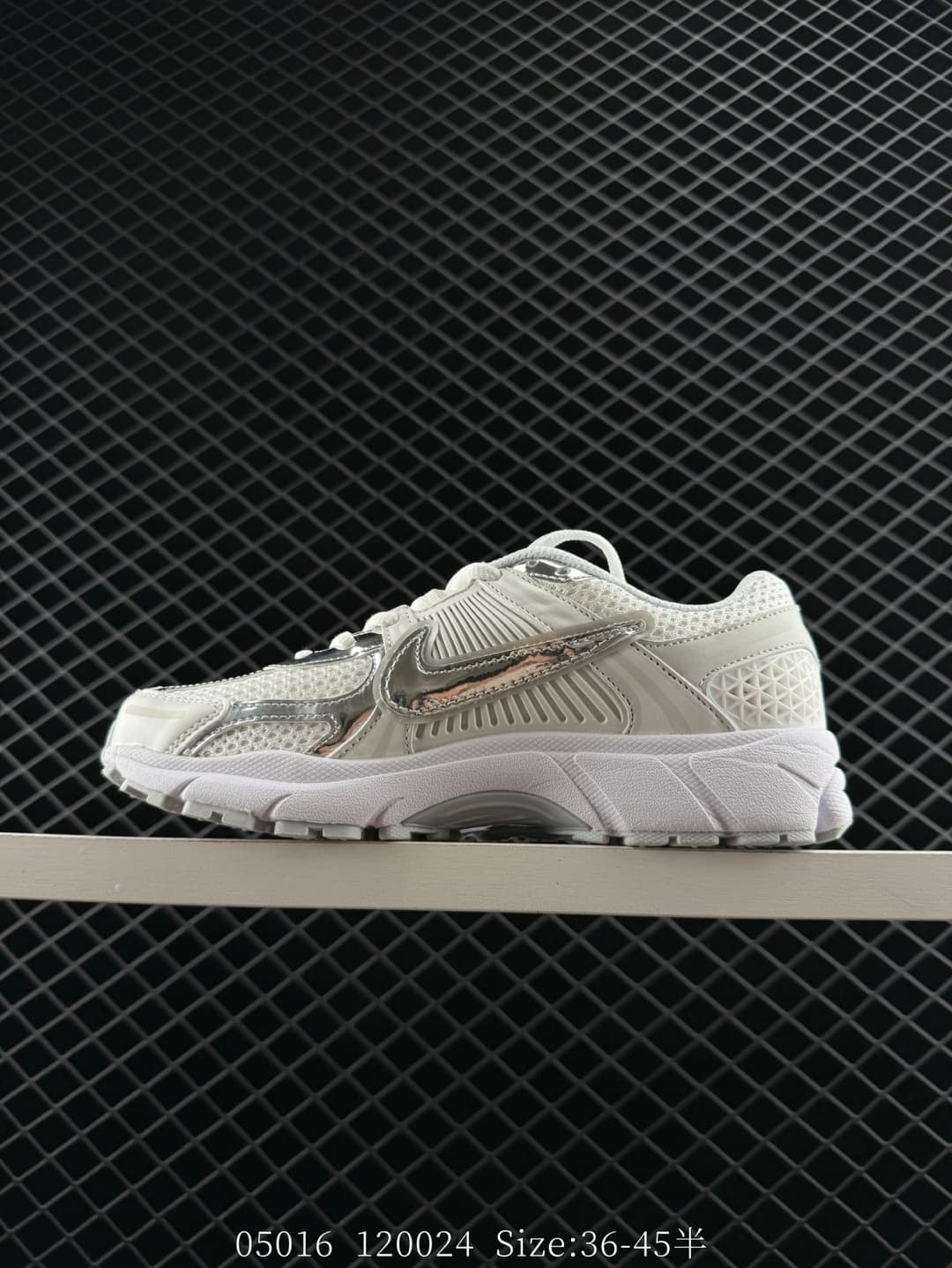 Nike Lifestyle Sneakers – White/Silver