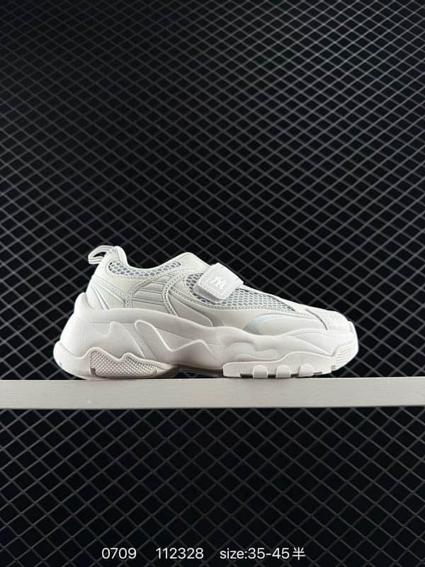Generic Chunky Sneakers – White/Gray