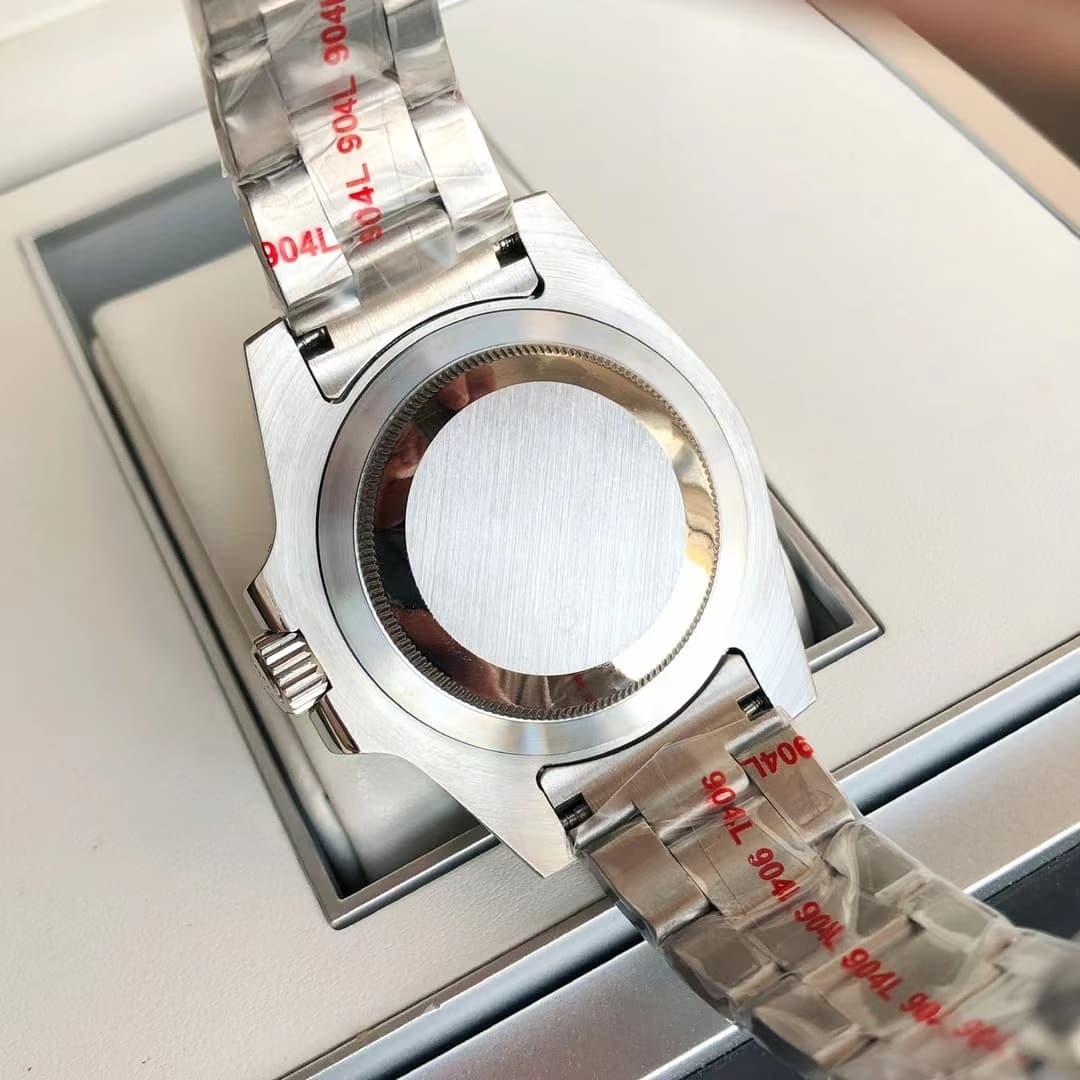 Generic Watches – Silver