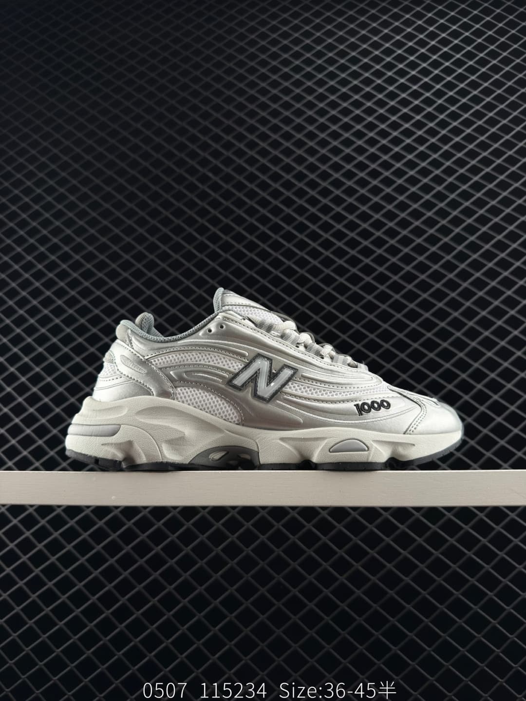 New Balance 1000 Chunky Sneakers – Silver/Black