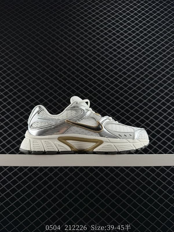 Nike Chunky Sneakers – Silver/Gold
