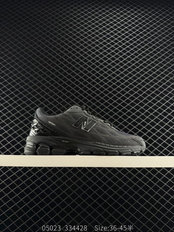 New Balance FANTOM Lifestyle Sneakers – Black