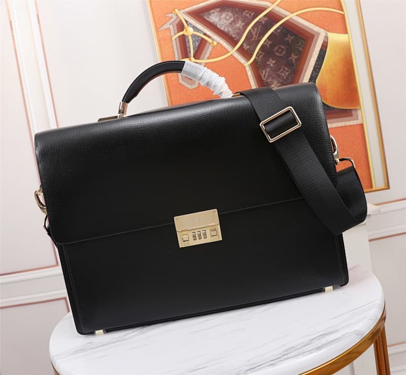 Generic Handbags – Black/Gold