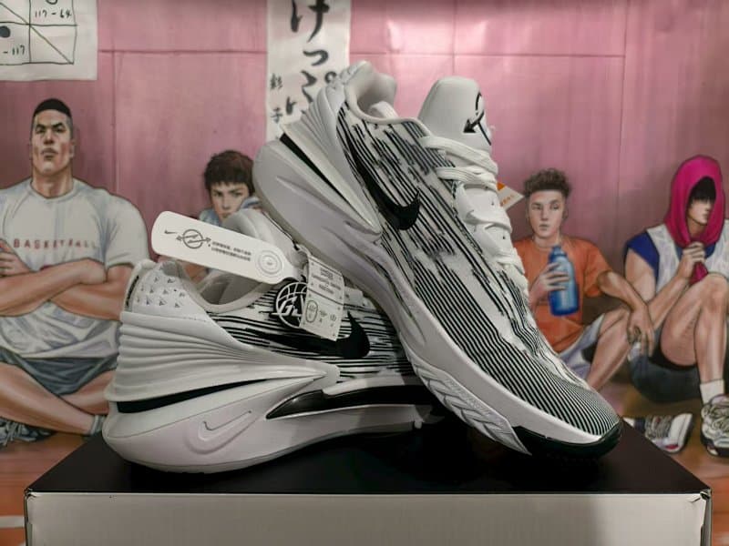 Nike Basketball Shoes – White/Black
