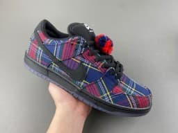 Nike SB Dunk Low Tartan Plaid Skateboard Shoes